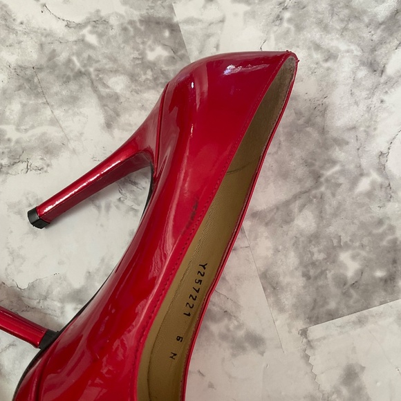Stuart Weitzman Platswoon Red Patent Leather Pumps - Picture 4 of 11